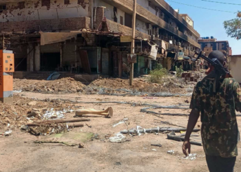 انفلات أمني شامل.. تحذيرات من “سيناريو كارثي” في السودان