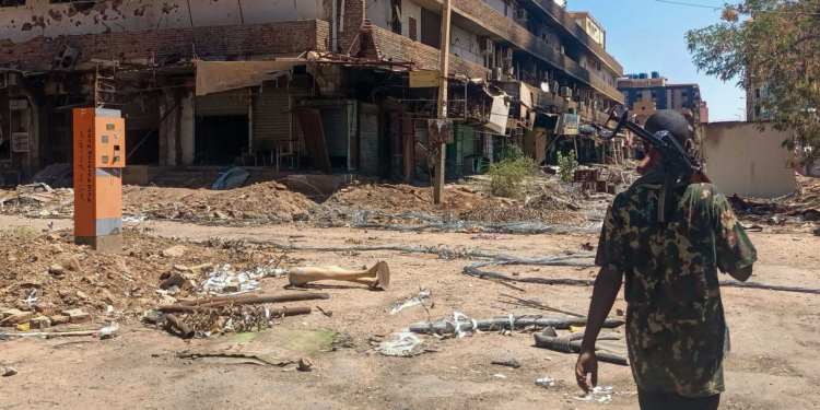 انفلات أمني شامل.. تحذيرات من “سيناريو كارثي” في السودان