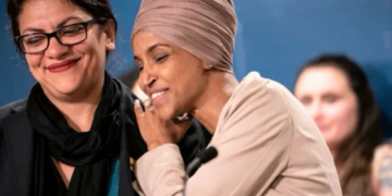 “يجب إيداعهما في مصحة عقلية”.. ترامب يهاجم بشدة النائبتين في الكونغرس إلهان عمر ورشيدة طليب ويطالب بترحيلهما