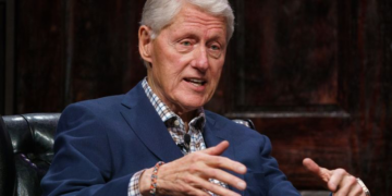 كلينتون بشأن علاقته بإبستين: لم أر شيئا ولم أقترف سوءا