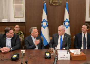 طهران تحذر من “ضغوط وتأثيرات مدمرة” قبل لقاء ترمب ونتنياهو