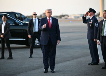 ترامب منفتح للقاء خامنئي وإيران ترفض الضغوط السياسية