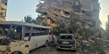 لبنان.. غارات متواصلة وحزب الله يقصف 7 تجمعات للجنود وإسرائيل تهدد باحتلال أراض جديدة