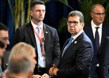 المخابرات المصرية تقدم مبادرة سرية لـ”حزب الله” تناقش أزمة سلاحه وقف الحرب مع إسرائيل