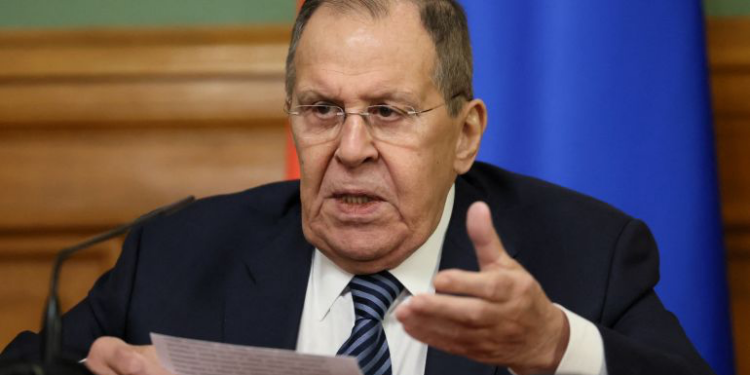 وزير الخارجية الروسي ينفي تزويد إيران بمعلومات استخباراتية