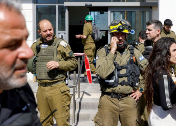 إسرائيل تحشد 100 ألف من الاحتياط وتعلن الاستنفار مع حدود سوريا ولبنان