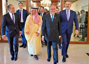 انتهاء جولة أولى من الاجتماع الرباعي بباكستان دون إعلان مبادرة لإنهاء الحرب