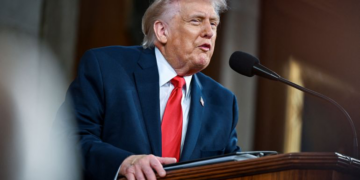 إدارة ترمب تقدم مبررا جديدا للهجوم الأمريكي على إيران