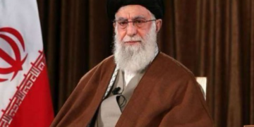 إعلام عبري يدعي وجود “مؤشرات” على اغتيال خامنئي وطهران تنفي وتؤكد أن المرشد الأعلى والرئيس بزشكيان على قيد الحياة وتدعو مجلس الامن الى “إجراءات فورية”