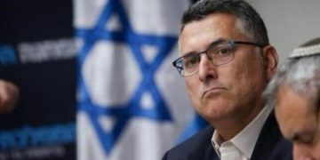 ساعر يدعي أن هجمات حزب الله على إسرائيل أكثر من تلك التي تشنها إيران