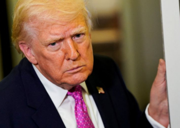 ترمب يلوح بالاستيلاء على النفط الإيراني وجزيرة خارك