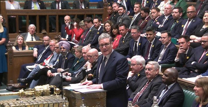 ستارمر يرد على ترمب: قواعدنا لحماية الحلفاء ولن نهاجم إيران