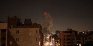 إيران تنعى 7 من قادتها العسكريين والغارات الأمريكية الإسرائيلية تطال 2000 هدف