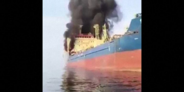 إيران تنفي استهداف أراضي وموانئ سلطنة عُمان