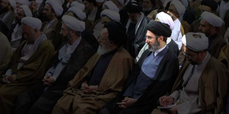 البيت الأبيض: الاستخبارات تتابع مجتبي خامنئي