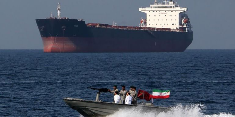 سباق مع الزمن.. تحرّكات دولية لفتح مضيق هرمز وإنقاذ الاقتصاد العالمي