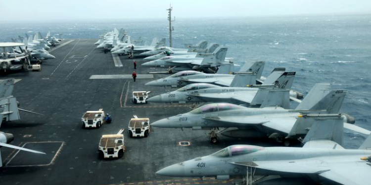 بعد طلب ترمب.. كوريا الجنوبية تدرس إرسال سفن حربية لهرمز واليابان ترفض