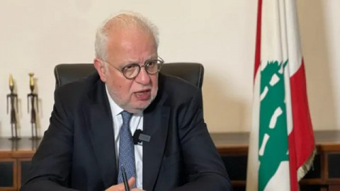 وزير العدل اللبناني يشدد على توقيف أي شخص يحمل سلاحا غير مرخص