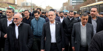 الرئيس الإيراني: لن نطرح أي مبادرة سياسية دون التنسيق الكامل مع المرشد