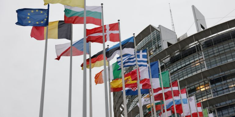 أوروبا تناقش تداعيات إغلاق هرمز وتبحث فرض عقوبات جديدة على إيران