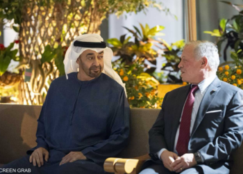 رئيس دولة الإمارات وملك الأردن يبحثان التطورات الإقليمية وتداعياتها