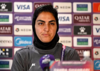 قائدة منتخب إيران للسيدات في كرة القدم تسحب طلب اللجوء في أستراليا