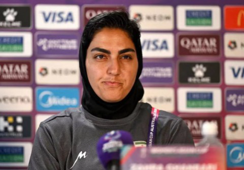 قائدة منتخب إيران للسيدات في كرة القدم تسحب طلب اللجوء في أستراليا