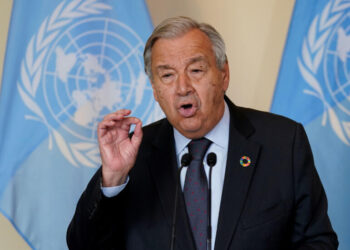 غوتيريش يندد بالهجمات “المخالفة للقانون” محذرا من خروج الوضع عن السيطرة في الشرق الأوسط