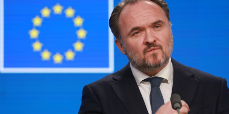 الاتحاد الأوروبي يحذر حكوماته من تحول معضلة الطاقة لأزمة مالية