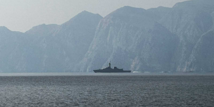 إيران تعلن إعادة إغلاق مضيق هرمز