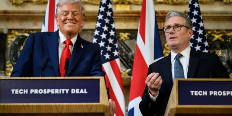 ستارمر: تهديدات ترمب لإيران تتعارض مع القيم البريطانية