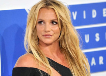 بريتني سبيرز تبدأ رحلة علاجية في مصحة متخصصة بعد توقيفها في كاليفورنيا