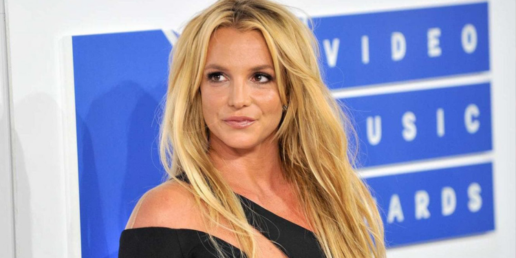 بريتني سبيرز تبدأ رحلة علاجية في مصحة متخصصة بعد توقيفها في كاليفورنيا