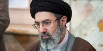 رويترز: المرشد الإيراني الجديد يعاني جروحا وتشوهات حادة