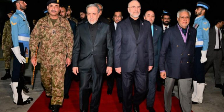 بدء مفاوضات إسلام آباد.. لقاءات باكستانية مع الوفدين الأمريكي والإيراني