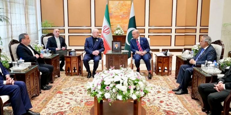 فريقا التفاوض قد يعودان لباكستان ومصدر إيراني يكشف أن “طهران لم تقرر بعد”