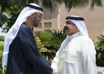 رئيس دولة الإمارات وملك البحرين يبحثان تعزيز التعاون المشترك
