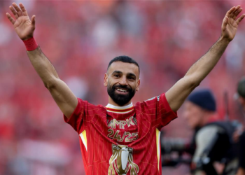 محمد صلاح يحسم موقفه من الانتقال إلى الدوري السعودي