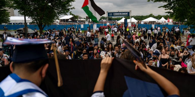 أمريكا.. إقالة قضاة هجرة آخرين بينهم قاضيتان عرقلتا ترحيل طلاب مؤيدين للفلسطينيين