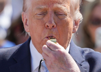 دعوات في الكونغرس للإطاحة بترمب وسط اتهامات خطيرة