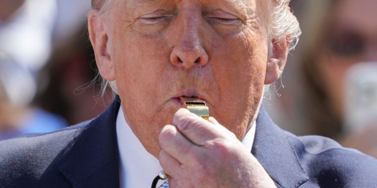 دعوات في الكونغرس للإطاحة بترمب وسط اتهامات خطيرة