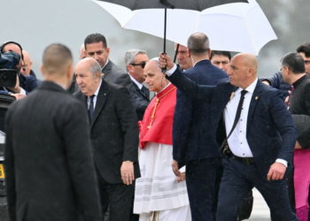 بابا الفاتيكان يبدأ زيارة تاريخية للجزائر