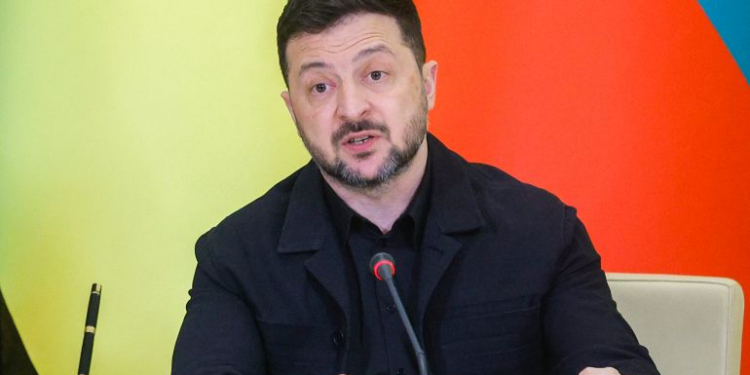 زيلينسكي يعلن بناء شراكات أمنية ودفاعية مع دول الخليج