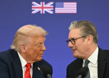 ترامب يهدد بإلغاء اتفاق تجاري مع بريطانيا لموقفها من الحرب