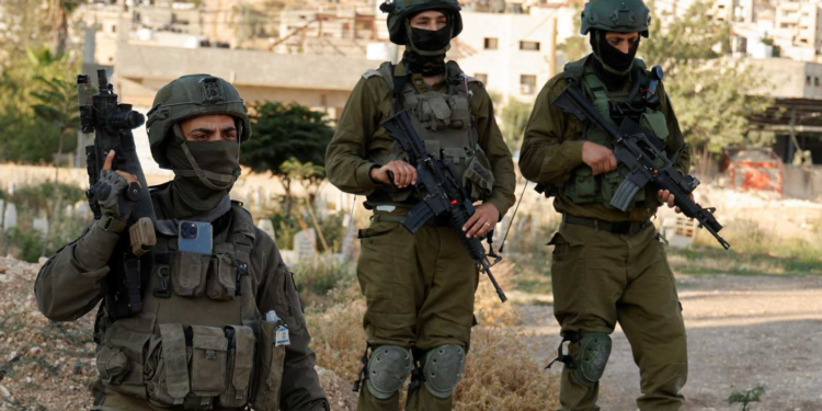 إسرائيل تعلن خطة لما بعد الحرب.. بقاء القوات في لبنان