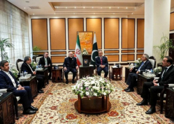 ترمب يؤكد قرب انتهاء الحرب وفانس يضع شروطا لـ”صفقة كبرى” مع طهران