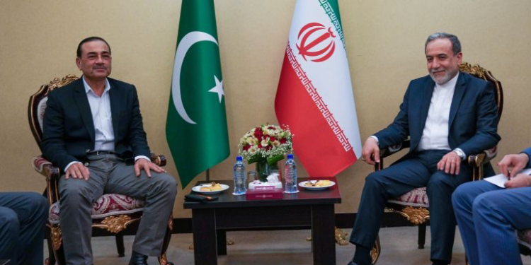 أنباء عن مقترح أمريكي لإيران ودول جديدة على خط الوساطة