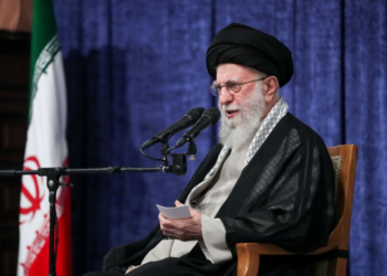 حشود كبيرة في طهران لإحياء أربعينية علي خامنئي