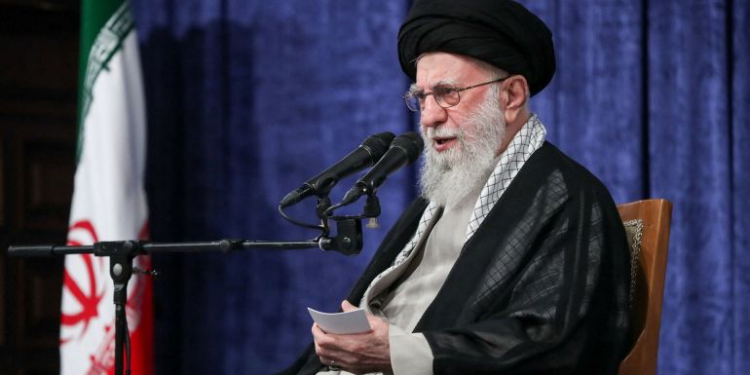 حشود كبيرة في طهران لإحياء أربعينية علي خامنئي