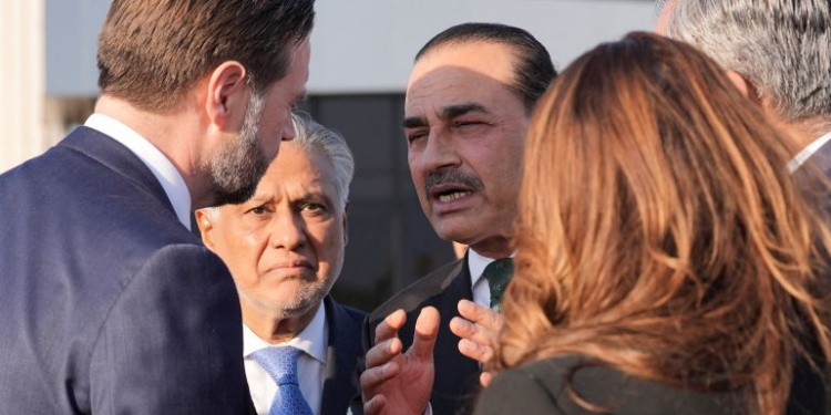 تبادل الاتهامات بين إيران وأمريكا بإفشال المحادثات واحتمال عقد جولة ثانية